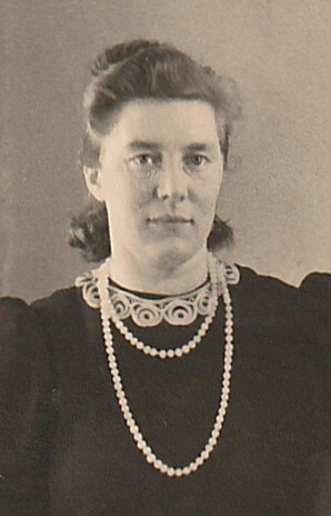 Anna Leuntje Mobach